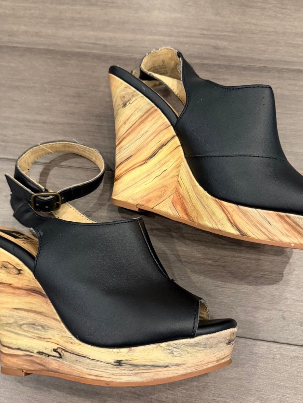 BC Footwear Black Wedge Sandals with Wood-Effect Platform Size 6